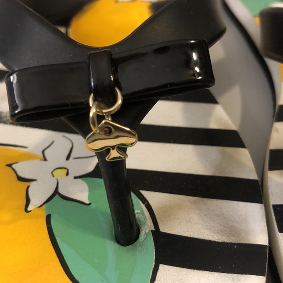 KATE SPADE Flip Flops - Picture 2 of 6